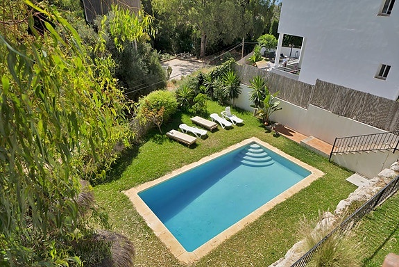 Innholdsrik villa med 5 soverom og stort uteområde - Fredelig beliggenhet i Torremuelle