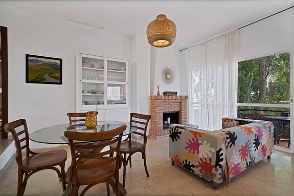 Innholdsrik villa med 5 soverom og stort uteområde - Fredelig beliggenhet i Torremuelle