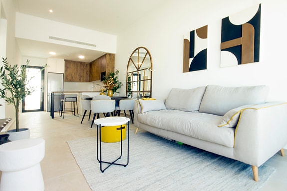 Innbydende toppleilighet med privat takterrasse - Felles basseng og gode fasiliteter