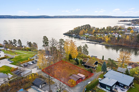 Umiddelbar nærhet til sjøen, med sørvendt utsikt mot Sjøvollbukta og Oslofjorden