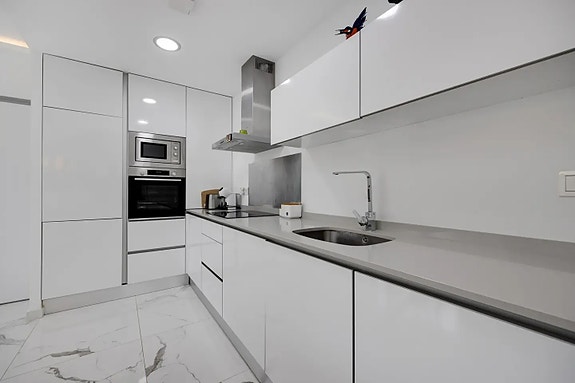 Stilren enebolig med 3 soverom og privat basseng - Sentral beliggenhet i Villamartín