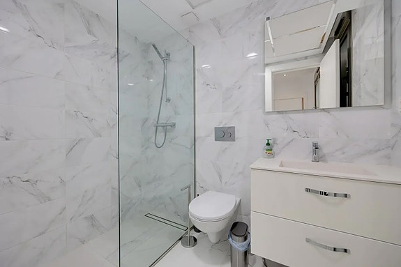 Stilren enebolig med 3 soverom og privat basseng - Sentral beliggenhet i Villamartín