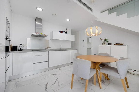 Stilren enebolig med 3 soverom og privat basseng - Sentral beliggenhet i Villamartín