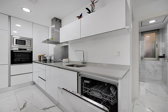 Stilren enebolig med 3 soverom og privat basseng - Sentral beliggenhet i Villamartín