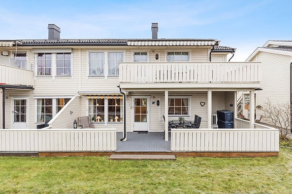 EiendomsMegler 1 v/Line Evensen ønsker deg velkommen til Sagvegen 30A! Foto: Bjørn Sørheim