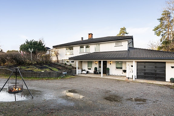 EiendomsMegler1 v/Mona Harstad presenterer Gamle Bjørntvedtveg 19 - Innholdsrik enebolig med sentral beliggenhet på Klosterskogen!
Foto: Inbovi.