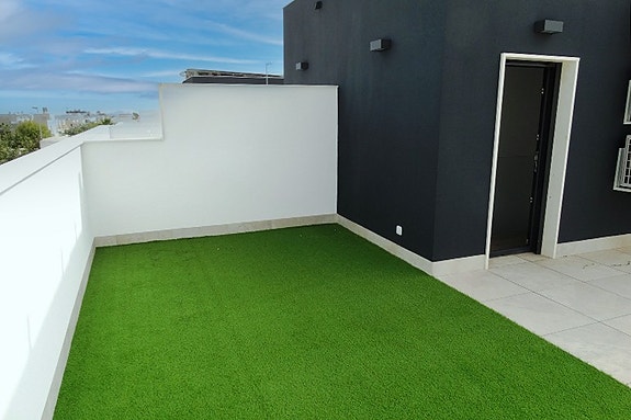 Moderne villa på to plan med privat basseng - 3 soverom og solrik takterrasse