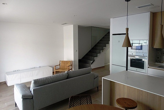 Moderne villa på to plan med privat basseng - 3 soverom og solrik takterrasse