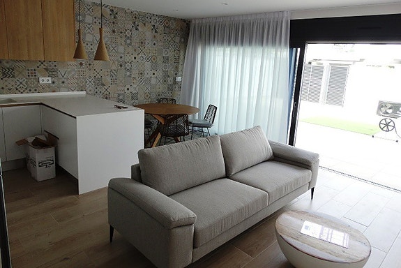 Moderne villa på to plan med privat basseng - 3 soverom og solrik takterrasse