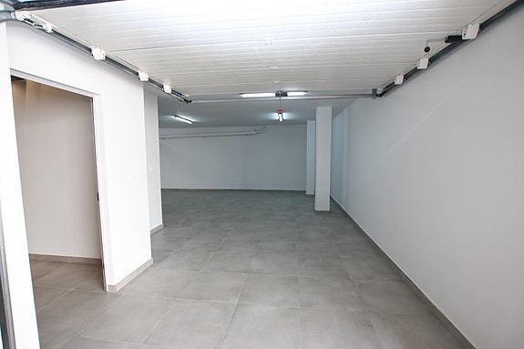 Eksklusiv siste enhet! Villa med 3 soverom, kjeller, takterrasse og privat basseng