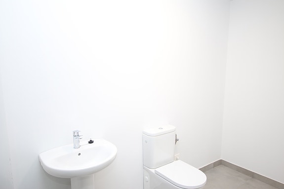 Eksklusiv siste enhet! Villa med 3 soverom, kjeller, takterrasse og privat basseng