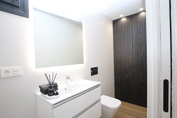 Eksklusiv siste enhet! Villa med 3 soverom, kjeller, takterrasse og privat basseng