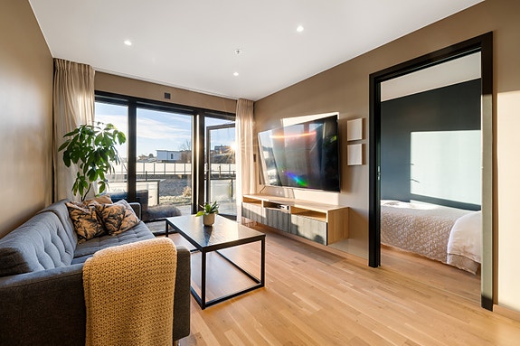 Privatmegleren presenterer Nordrevågsvegen 3F v/Nikolai Tisthamar. Fotograf: Andreas Roksvåg!