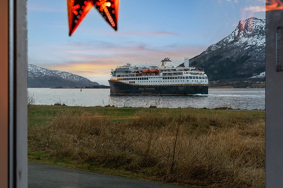 EiendomsMegler 1 v/ Irene Sommerro har gleden av å presentere Strandvegen 4A! Foto: EFKT