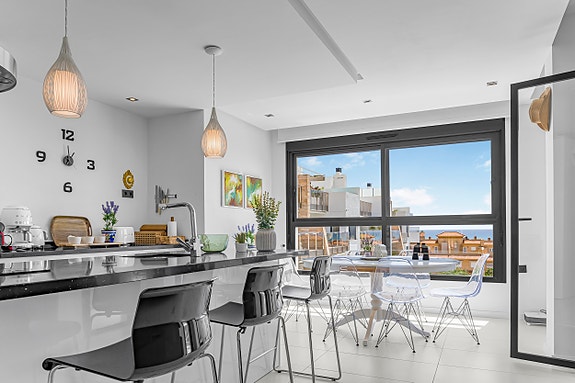 Eksklusiv penthouse med 3 soverom - Takterrasse med panoramautsikt - Like ved stranden