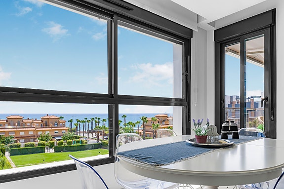 Eksklusiv penthouse med 3 soverom - Takterrasse med panoramautsikt - Like ved stranden