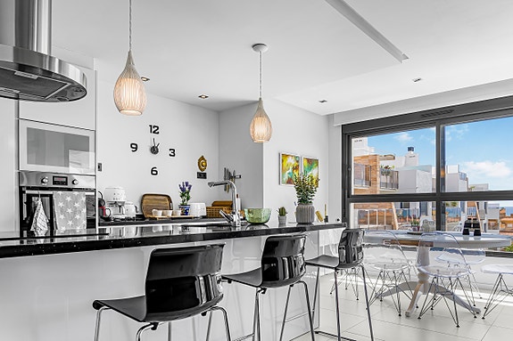 Eksklusiv penthouse med 3 soverom - Takterrasse med panoramautsikt - Like ved stranden