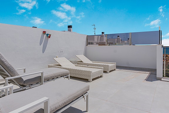 Eksklusiv penthouse med 3 soverom - Takterrasse med panoramautsikt - Like ved stranden