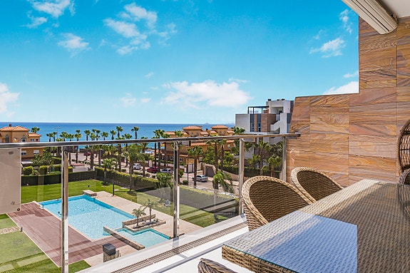 Eksklusiv penthouse med 3 soverom - Takterrasse med panoramautsikt - Like ved stranden