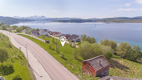 Nydelig beliggenhet ved sjøen!