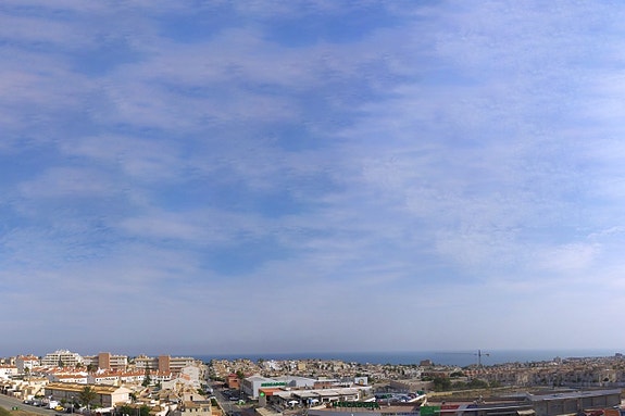 Gangavstand til strand - Leilighet med stor terrasse og nydelig havutsikt