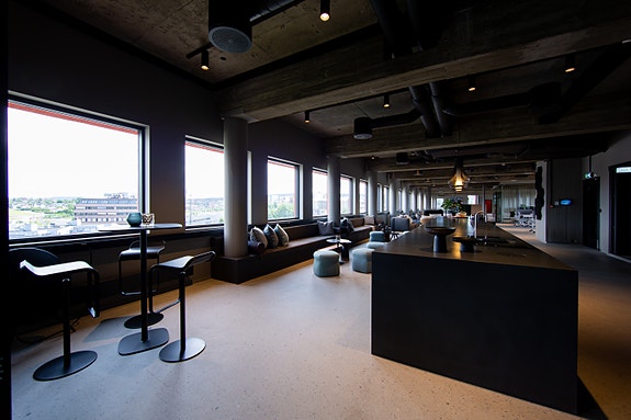 Lokaler i 7. etg. med god utsikt. Høy kontorstandard med svært god lysinnslipp