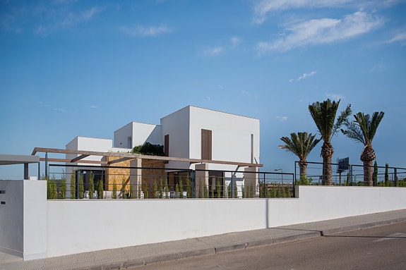Eksklusiv villa ved stranden i Campoamor - 4 soverom, privat basseng og stor tomt