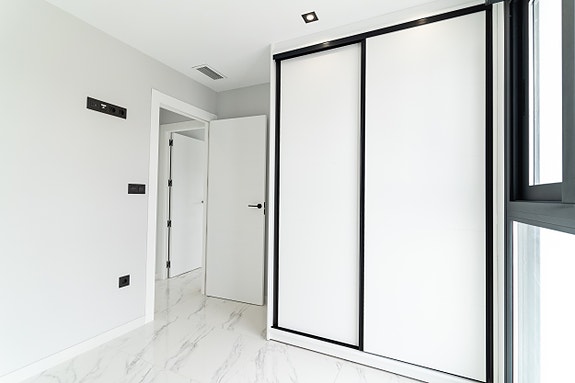 Råflott villa med 4 soverom, privat basseng og takterrasse - 700 m til strand