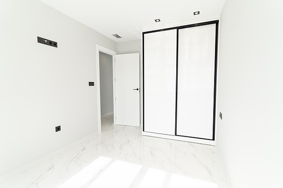 Råflott villa med 4 soverom, privat basseng og takterrasse - 700 m til strand