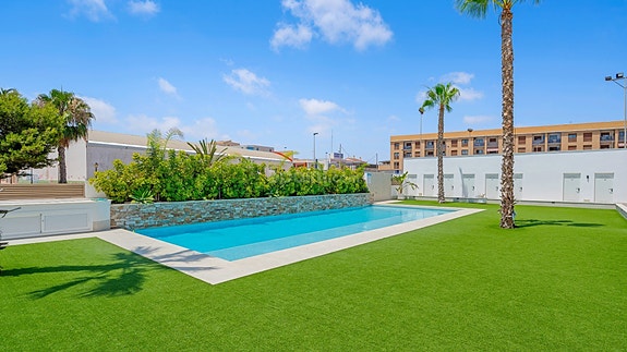 Klar til innflytting | Eksklusiv hjørne-penthouse med 3 soverom og 2 bad | Takterrasse med utekjøkken