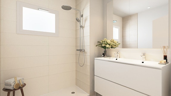 Ny leilighet med stor terrasse og hage - 3 soverom og 2 bad -  Attraktiv beliggenhet nær sjø