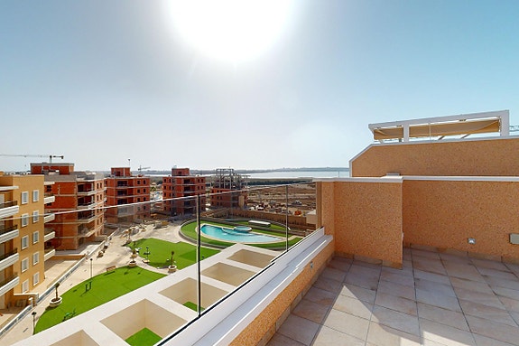 Penthouse med 3 soverom og stor takterrasse | Flotte fellesområder | Parkering og bod