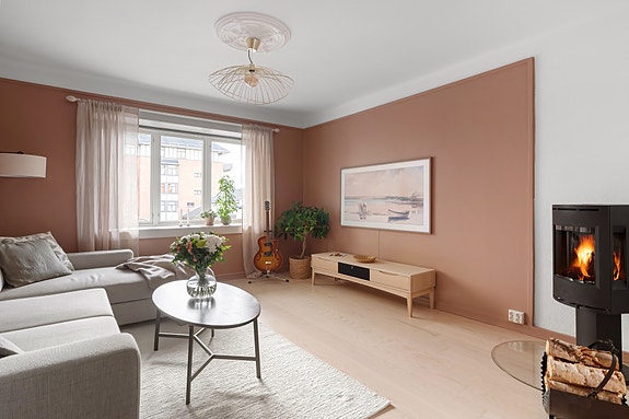 Velkommen til Sons gate 3A presentert av Karoline Dovland. Foto: Lens85 (Paul Dragoman)