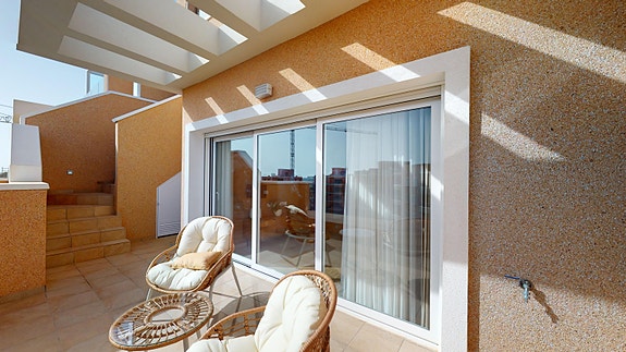 Penthouse med 3 soverom og stor takterrasse | Flotte fellesområder | Parkering og bod