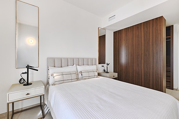 Nøkkelferdig og møblert - Havutsikt og kun 250m fra havet - Nydelig penthouse med stor takterrasse - Flott fellesområde