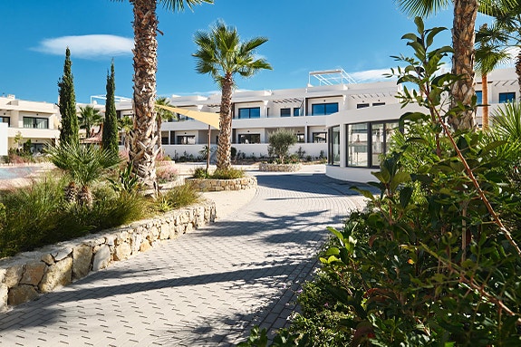 Nøkkelferdig og møblert - Havutsikt og kun 250m fra havet - Nydelig penthouse med stor takterrasse - Flott fellesområde