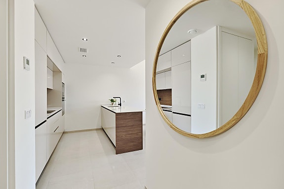 Nøkkelferdig og møblert - Havutsikt og kun 250m fra havet - Nydelig penthouse med stor takterrasse - Flott fellesområde