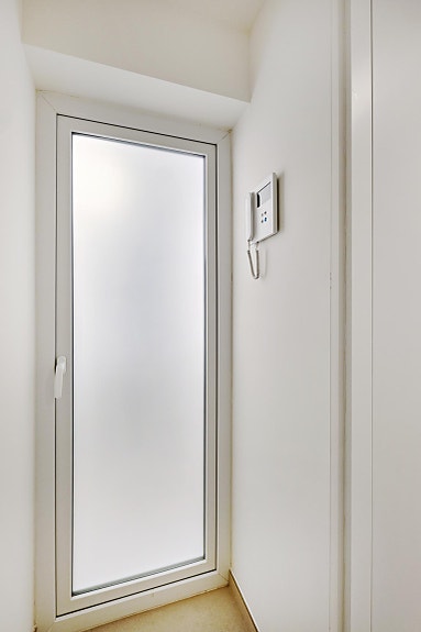 Nøkkelferdig og møblert - Havutsikt og kun 250m fra havet - Nydelig penthouse med stor takterrasse - Flott fellesområde