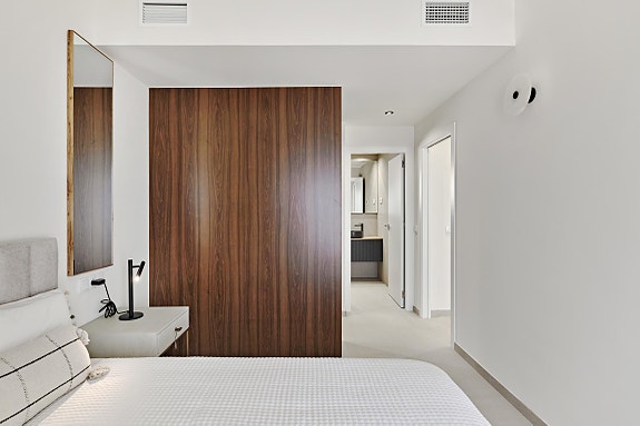 Nøkkelferdig og møblert - Havutsikt og kun 250m fra havet - Nydelig penthouse med stor takterrasse - Flott fellesområde