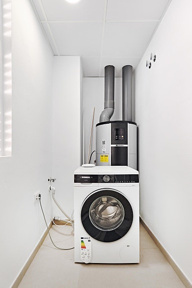 Nøkkelferdig og møblert - Havutsikt og kun 250m fra havet - Nydelig penthouse med stor takterrasse - Flott fellesområde