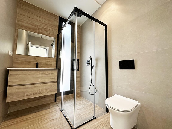 Nøkkelferdig villa med 3 soverom, privat basseng og takterrasse -  300 m til strand