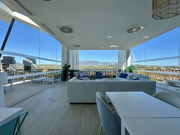 Eksklusiv penthouse med 3 soverom og 2 bad - Fellesområde med spa, trening, lekeplass og paddle baner -Panoramautsikt