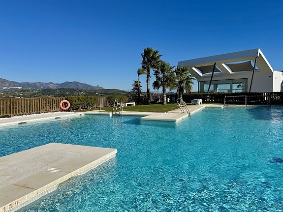 Eksklusiv penthouse med 3 soverom og 2 bad - Fellesområde med spa, trening, lekeplass og paddle baner -Panoramautsikt