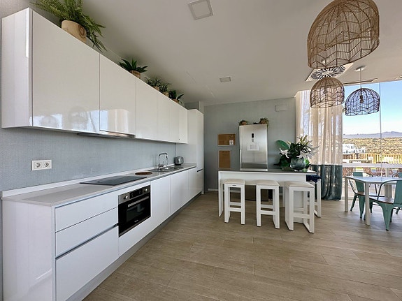 Eksklusiv penthouse med 3 soverom og 2 bad - Fellesområde med spa, trening, lekeplass og paddle baner -Panoramautsikt