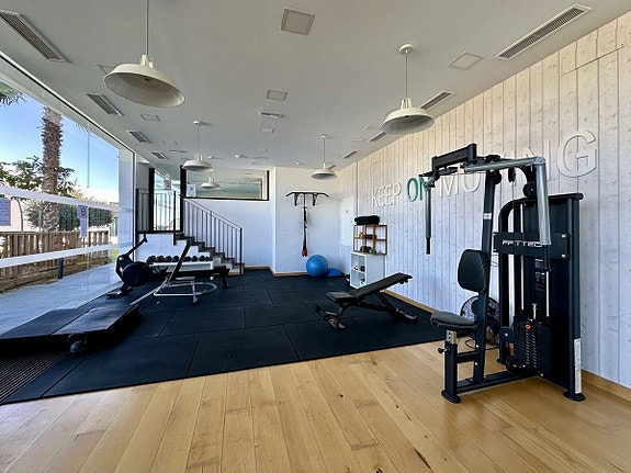 Eksklusiv penthouse med 3 soverom og 2 bad - Fellesområde med spa, trening, lekeplass og paddle baner -Panoramautsikt