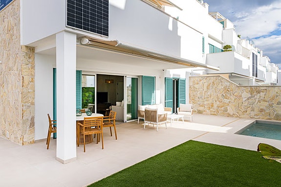 Sjelden mulighet! Rålekker leilighet med 3 soverom | Kun 400 m til nydelig strand | Må sees!