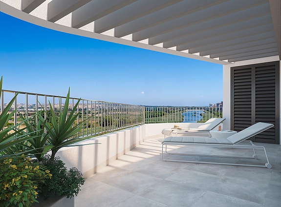 Ny leilighet med 3 soverom - Stor terrasse og hage - Fellesområde med basseng