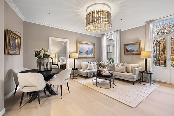 Velkommen til en lys og nyere oppusset 3-roms med heis og balkong.
Foto: Zovenfra