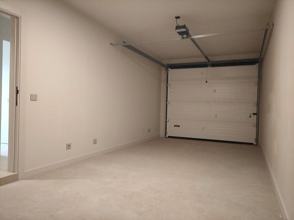 Romslig villa med privat basseng og mulighet for 5 soverom - Nær golf og strand