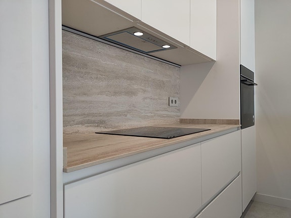 Romslig villa med privat basseng og mulighet for 5 soverom - Nær golf og strand